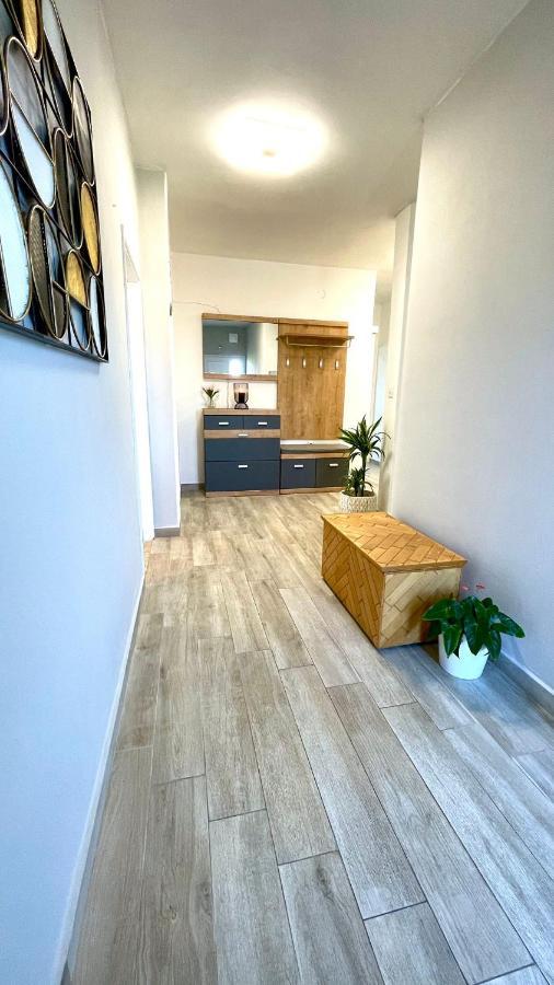 Apartment For 6 + Free Parking Place ザダル エクステリア 写真