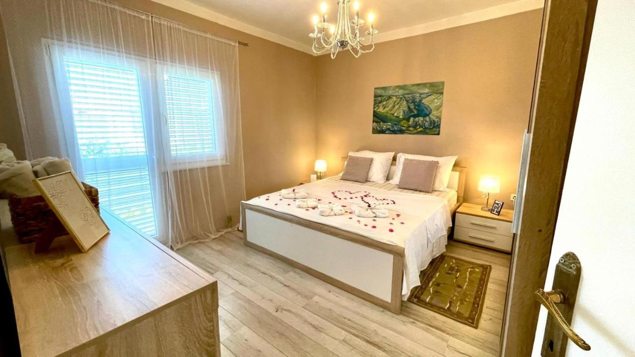 Apartment For 6 + Free Parking Place ザダル エクステリア 写真