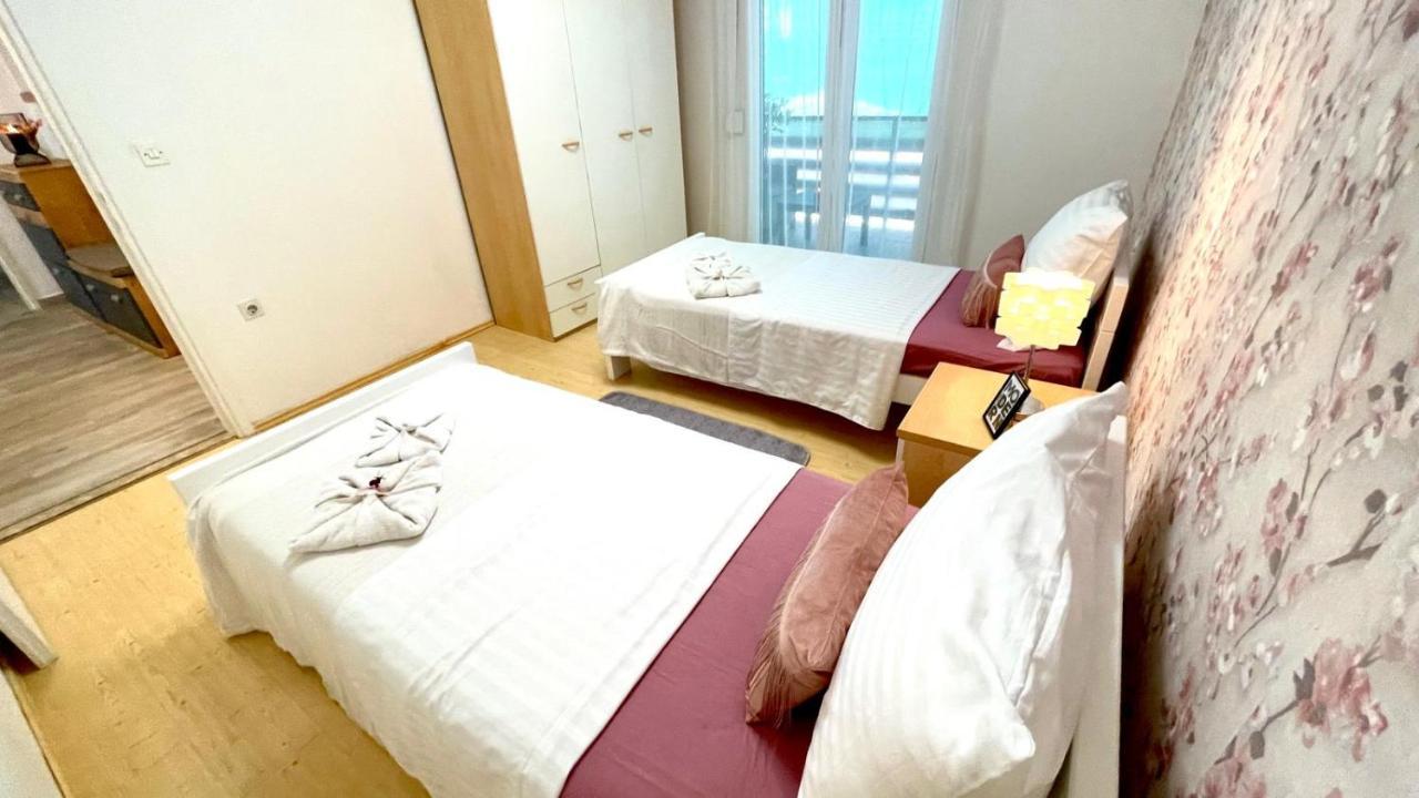 Apartment For 6 + Free Parking Place ザダル エクステリア 写真